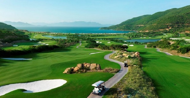 Sân Golf đẳng cấp, hiện đại mang đến cho du khách sự tận hưởng tuyệt vời